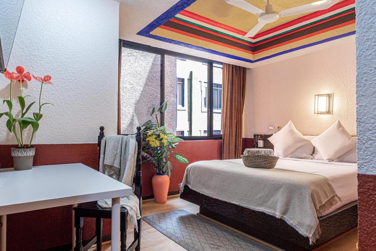Deluxe Room,1363789388:JPEG