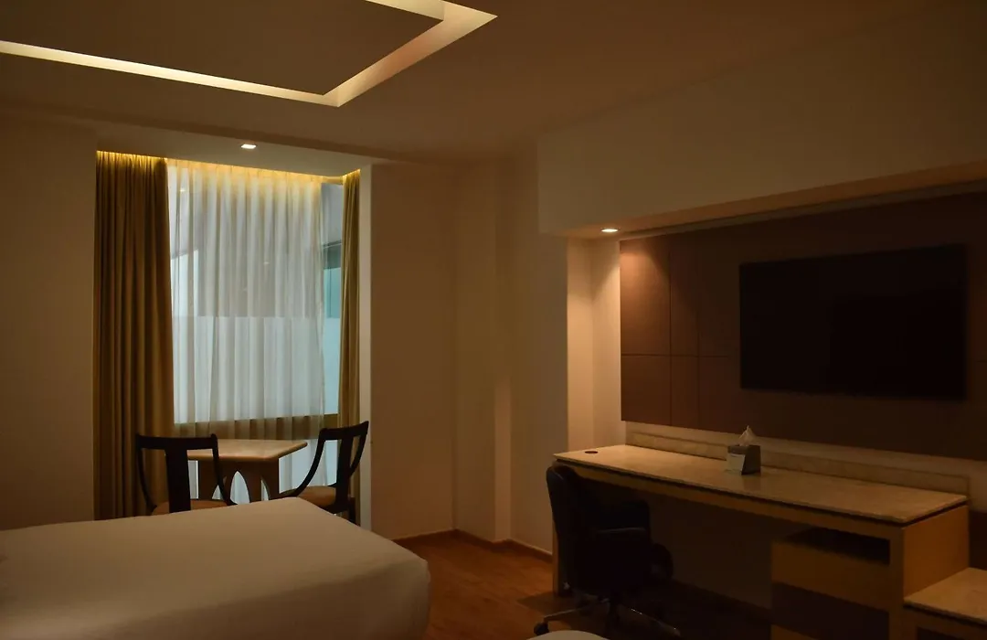 Ramada By Wyndham Mexico City Santa Fe-1